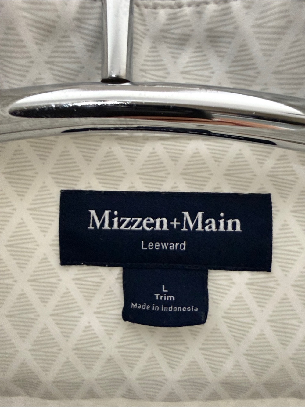 Mizzen+Main White Short-Sleeve Diamond Jacquard Button-Down - Picture 2 of 5